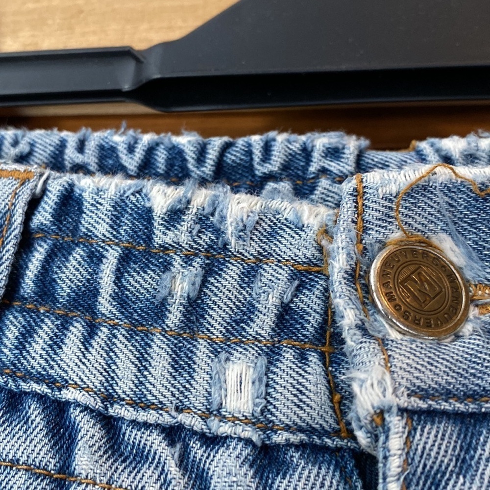 Maneuvers denim jeans - Picture 4 of 10